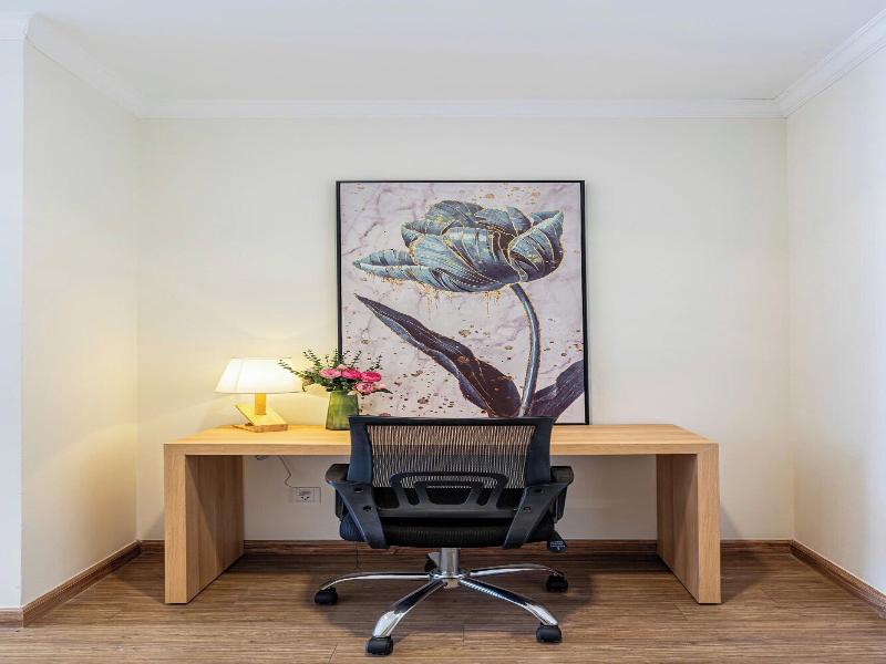 Cozy- Vinhomes Central Park Apartments image