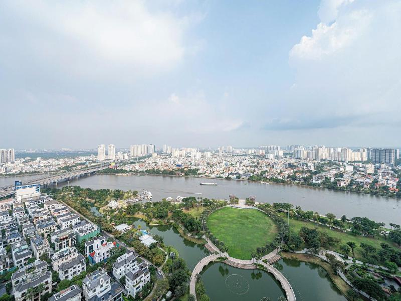 Cozy- Vinhomes Central Park Apartments image