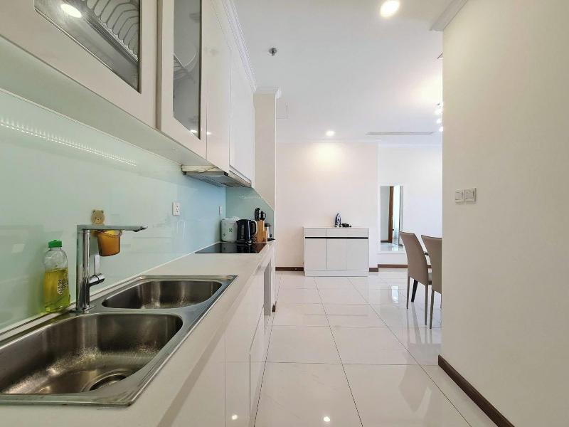 Cozy- Vinhomes Central Park Apartments image