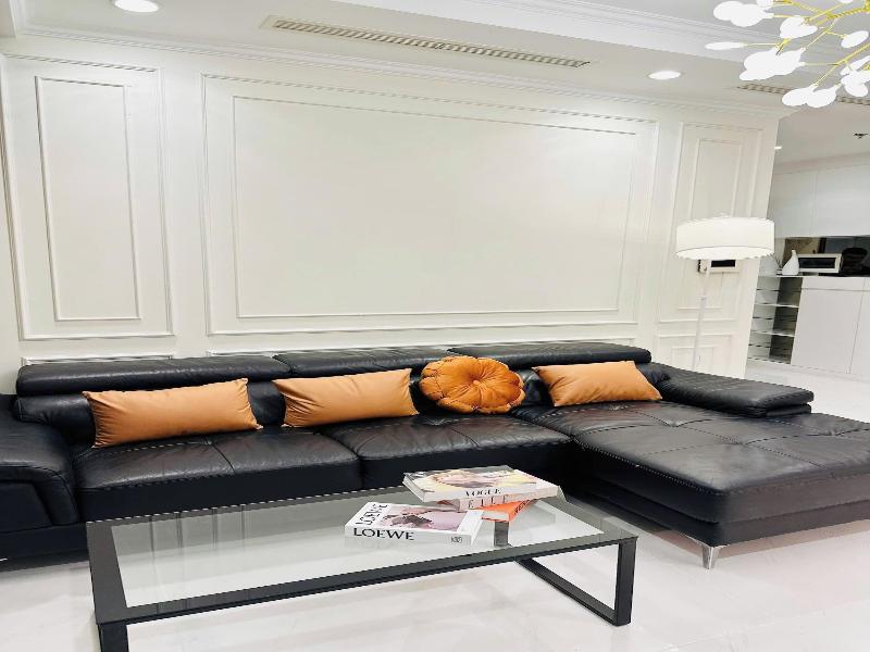 Cozy- Vinhomes Central Park Apartments image