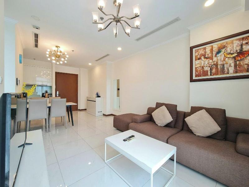Cozy- Vinhomes Central Park Apartments image