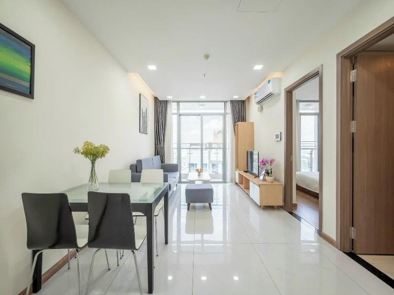 Cozy- Vinhomes Central Park Apartments image