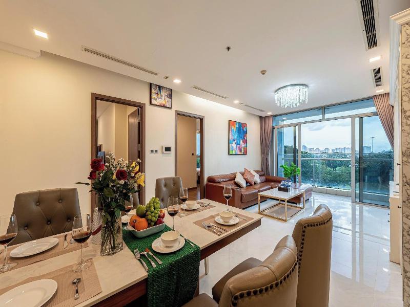 Cozy- Vinhomes Central Park Apartments image