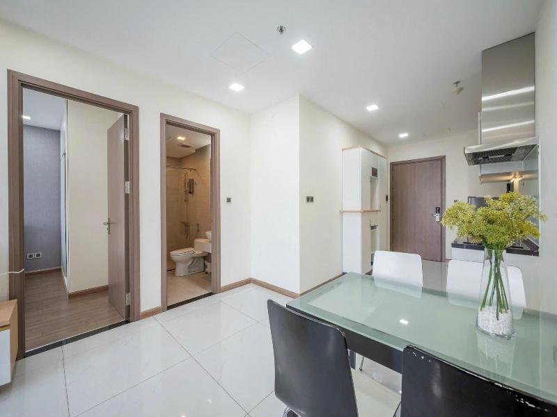 Cozy- Vinhomes Central Park Apartments image