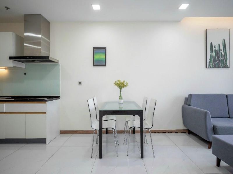 Cozy- Vinhomes Central Park Apartments image
