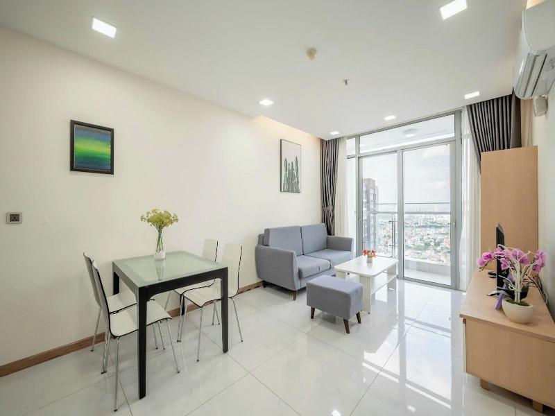Cozy- Vinhomes Central Park Apartments image