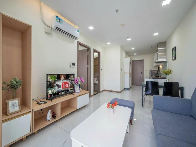 Cozy- Vinhomes Central Park Apartments image