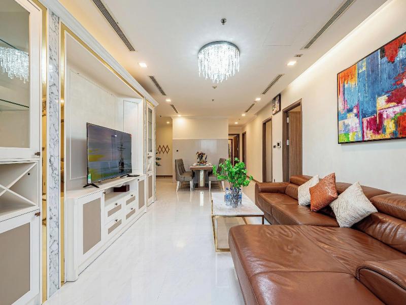 Cozy- Vinhomes Central Park Apartments image
