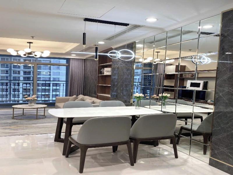 Cozy- Vinhomes Central Park Apartments image