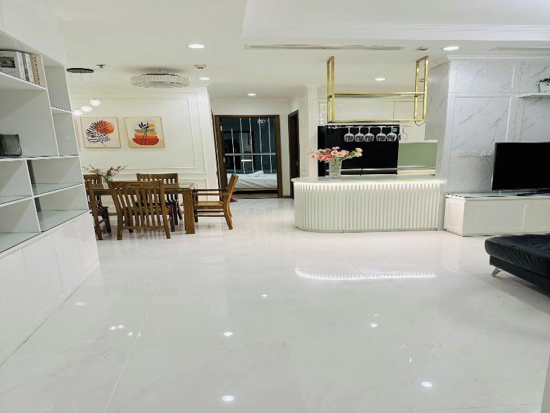 Cozy- Vinhomes Central Park Apartments image