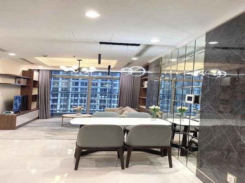 Cozy- Vinhomes Central Park Apartments image