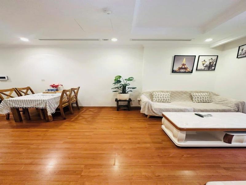Cozy- Vinhomes Central Park Apartments image