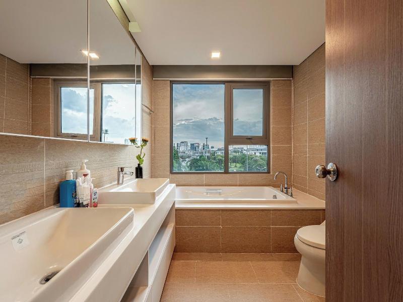Cozy- Vinhomes Central Park Apartments image