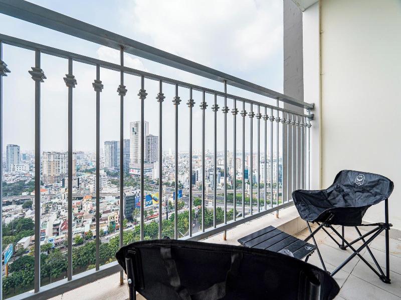 Cozy- Vinhomes Central Park Apartments image