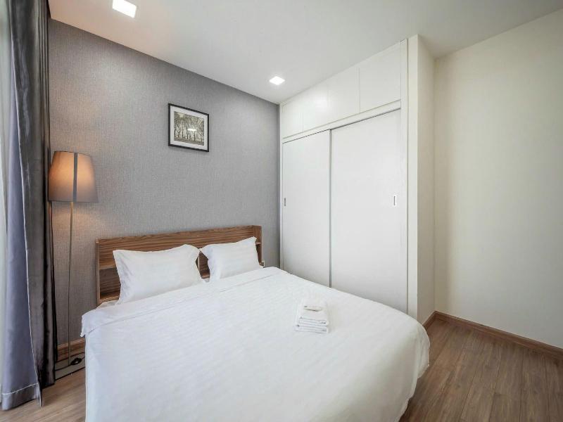 Cozy- Vinhomes Central Park Apartments image