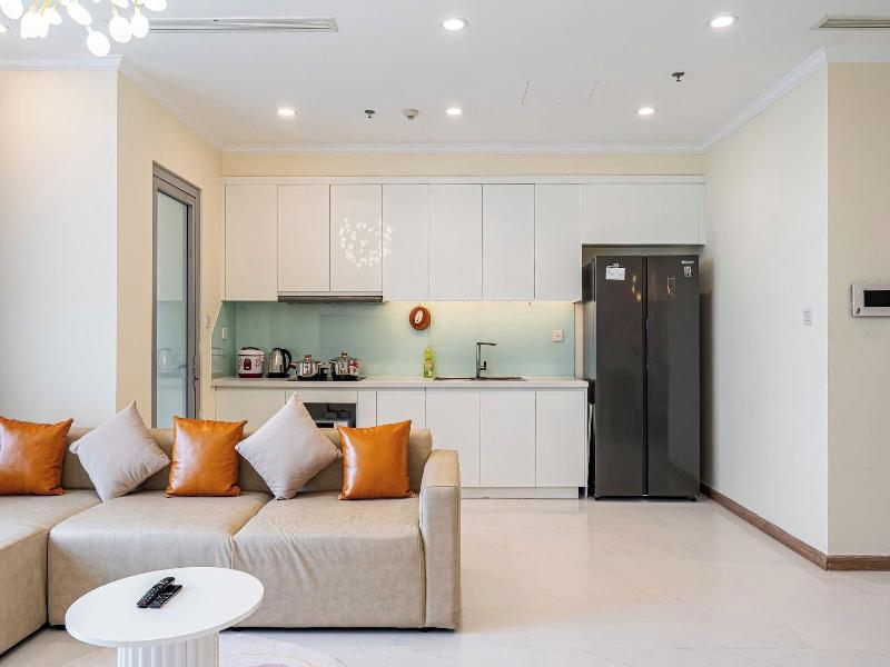 Cozy- Vinhomes Central Park Apartments image
