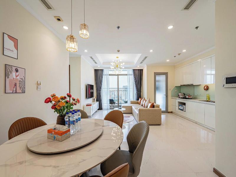 Cozy- Vinhomes Central Park Apartments image
