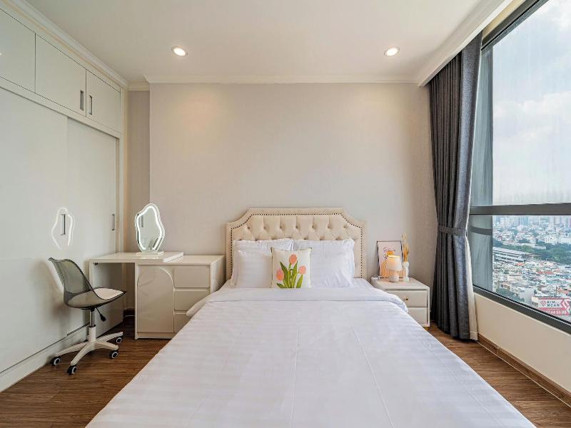 Cozy- Vinhomes Central Park Apartments image