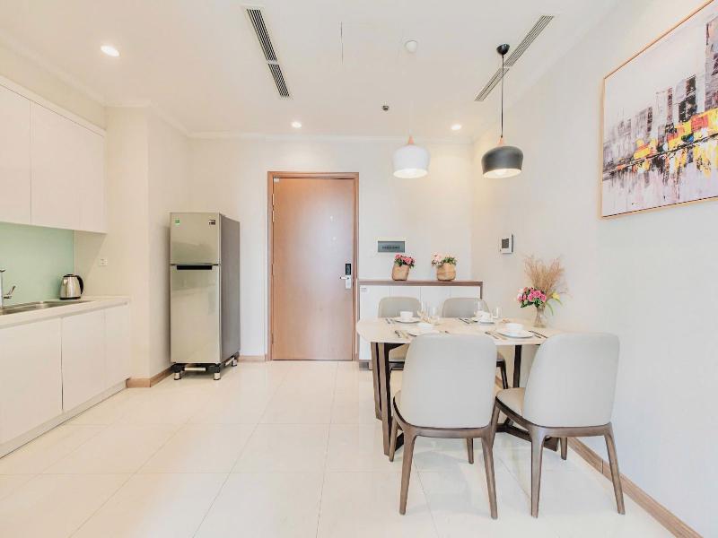 Cozy- Vinhomes Central Park Apartments image