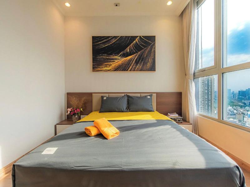 Cozy- Vinhomes Central Park Apartments image