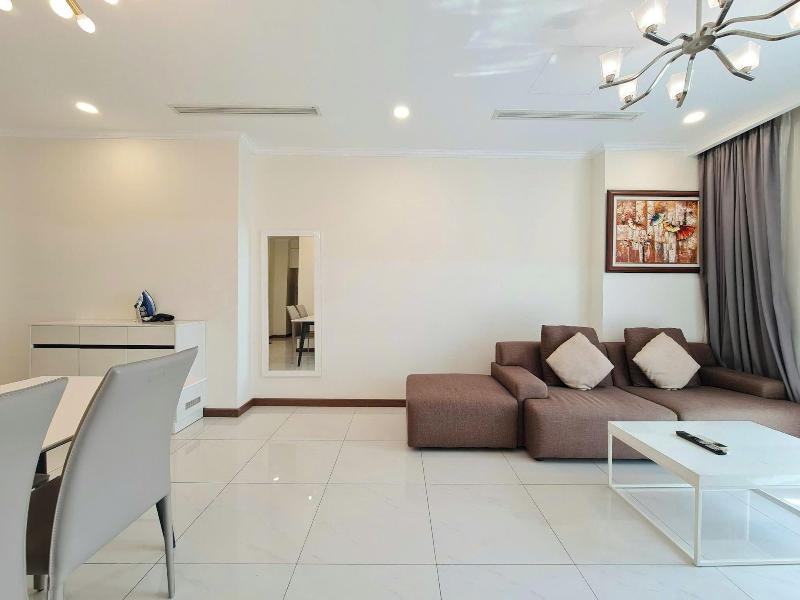Cozy- Vinhomes Central Park Apartments image