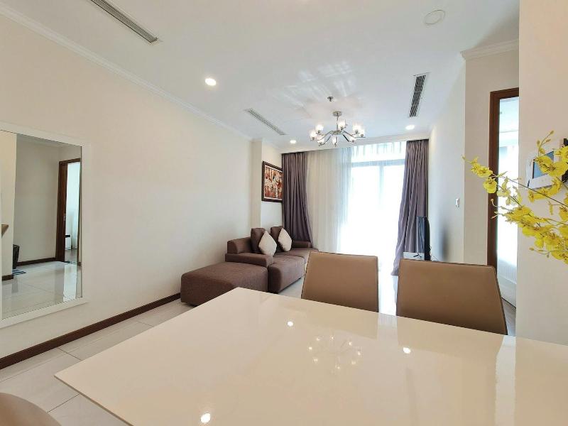 Cozy- Vinhomes Central Park Apartments image