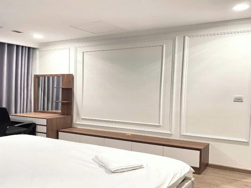 Cozy- Vinhomes Central Park Apartments image