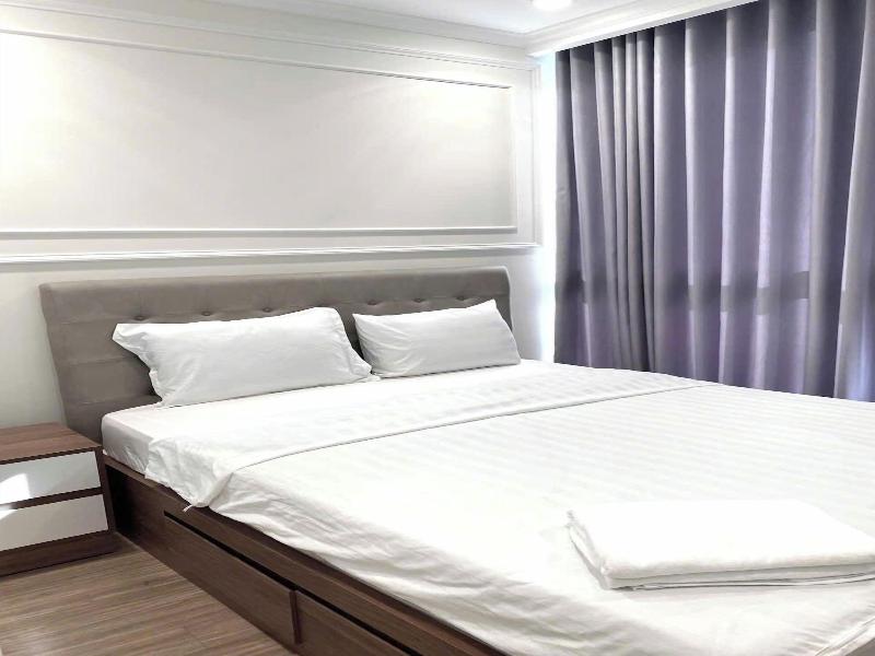 Cozy- Vinhomes Central Park Apartments image