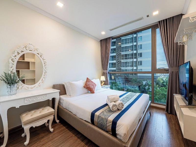Cozy- Vinhomes Central Park Apartments image