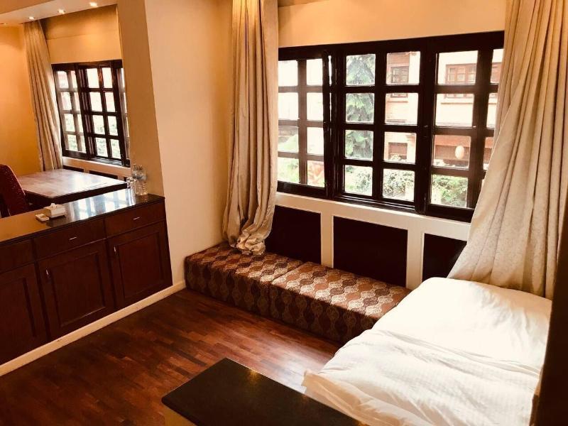 Courtyard Pujan Hotel image