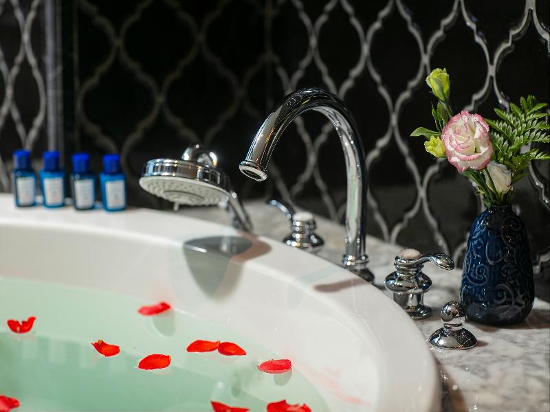 Le Chanvre Hanoi Hotel & Spa image