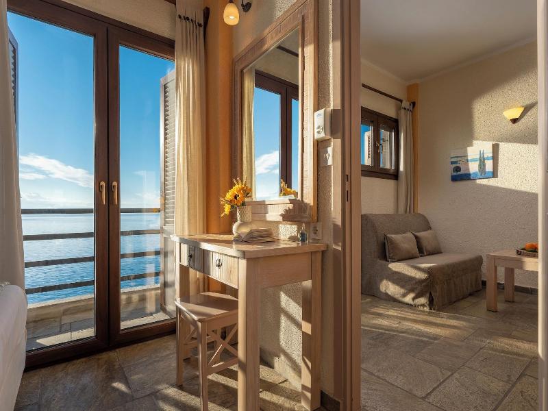 Agnanti Hotel & Apartments image