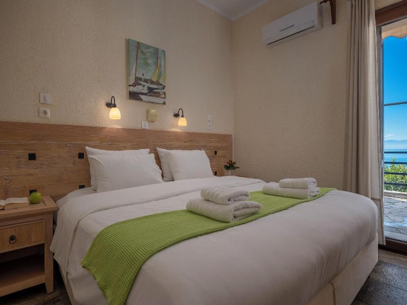 Agnanti Hotel & Apartments image