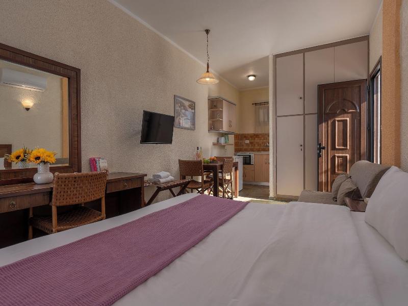 Agnanti Hotel & Apartments image