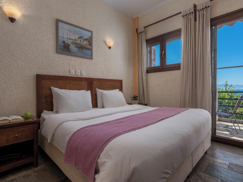 Agnanti Hotel & Apartments image