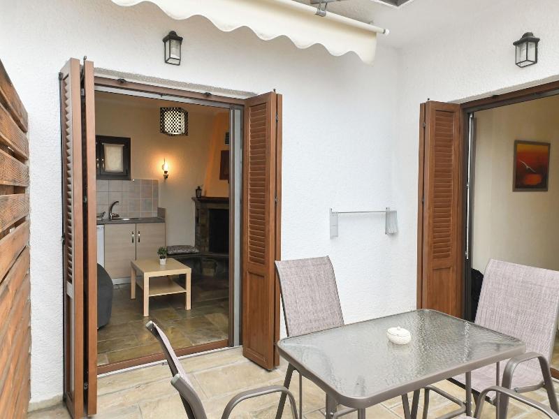 Agnanti Hotel & Apartments image
