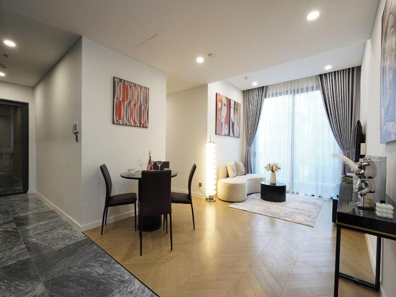 Lexington Residence Luxury Vacation image
