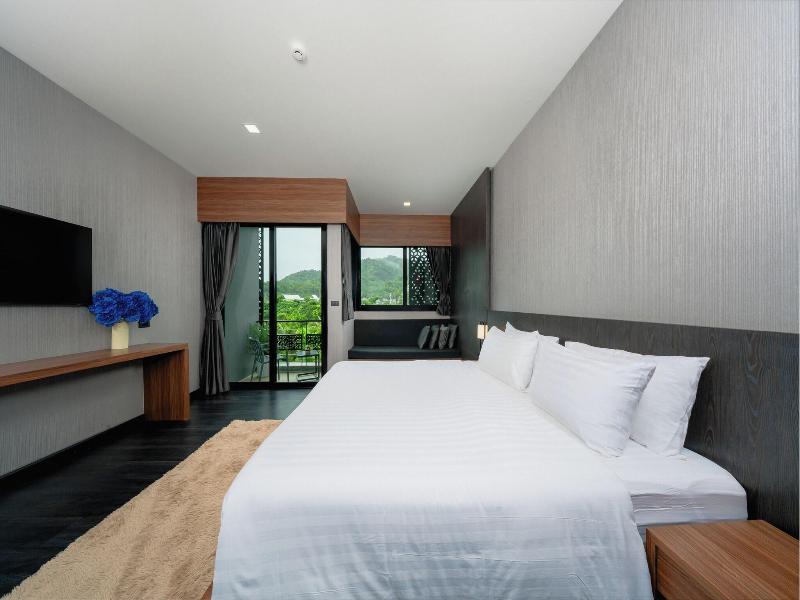 Happy Hotel image