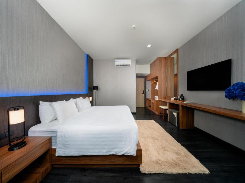 Happy Hotel image