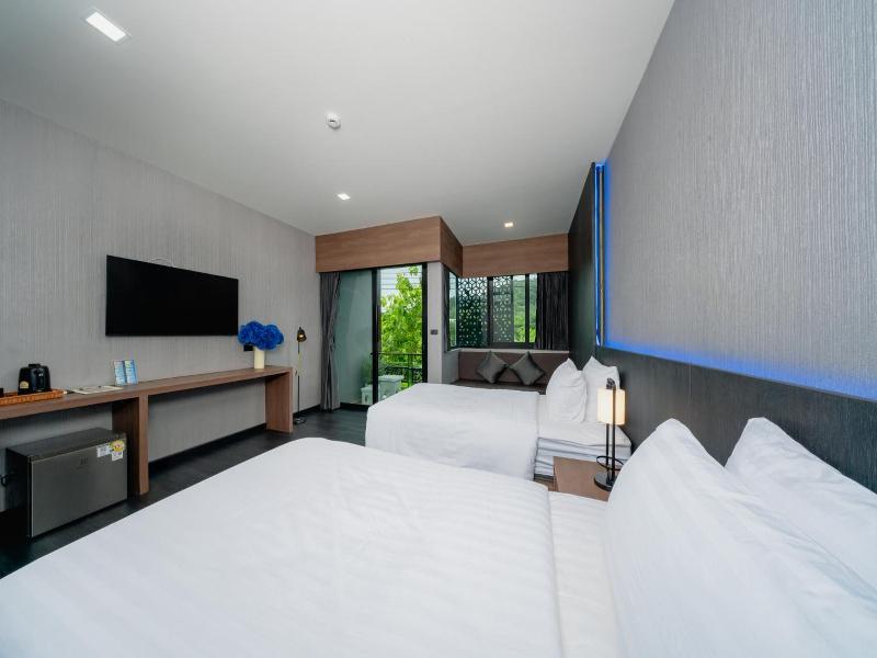 Happy Hotel image