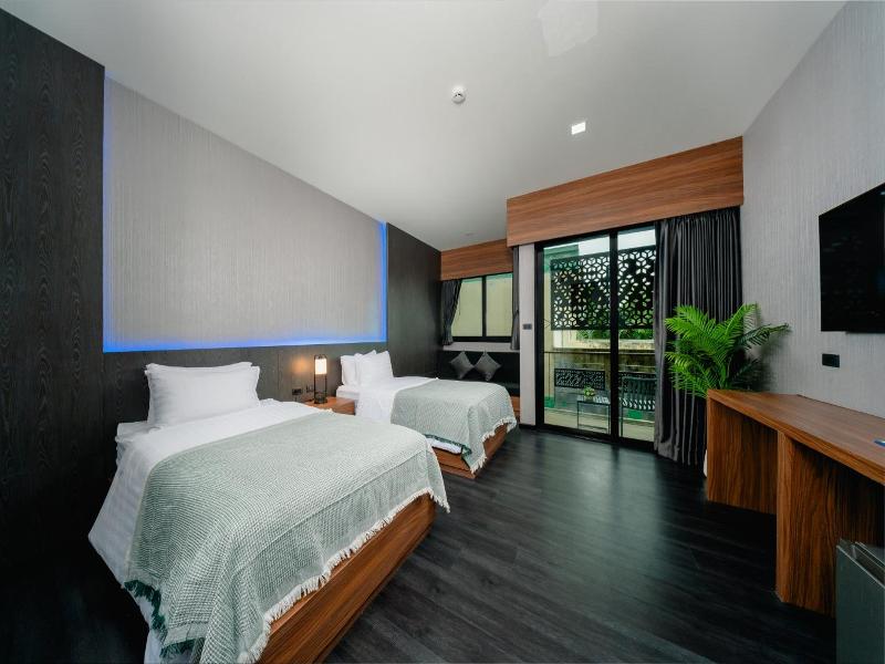Happy Hotel image