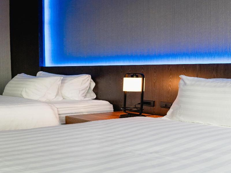 Happy Hotel image