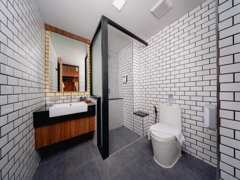 Happy Hotel image