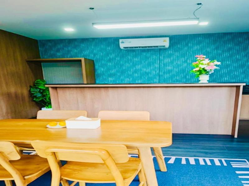 Happy Hotel image