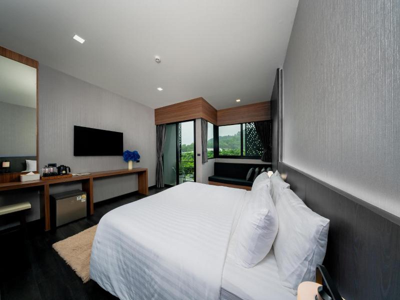 Happy Hotel image