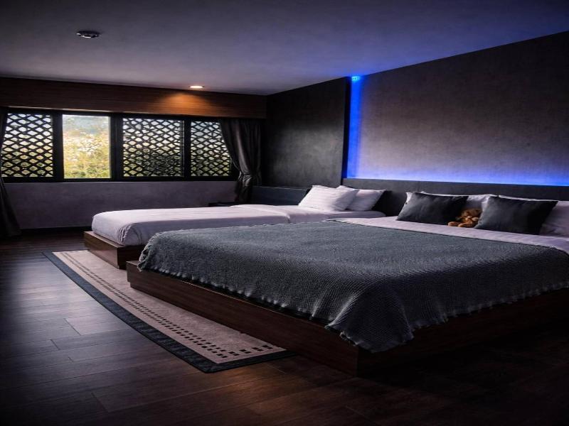 Happy Hotel image