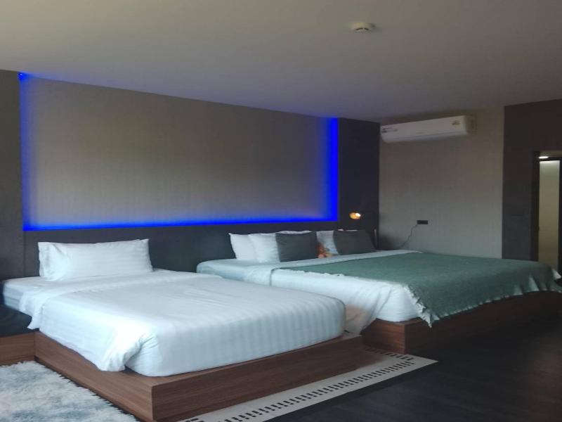 Happy Hotel image