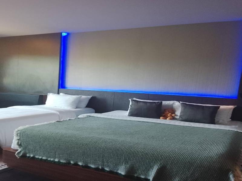 Happy Hotel image