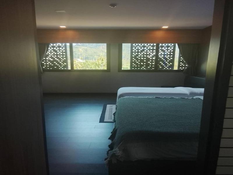 Happy Hotel image