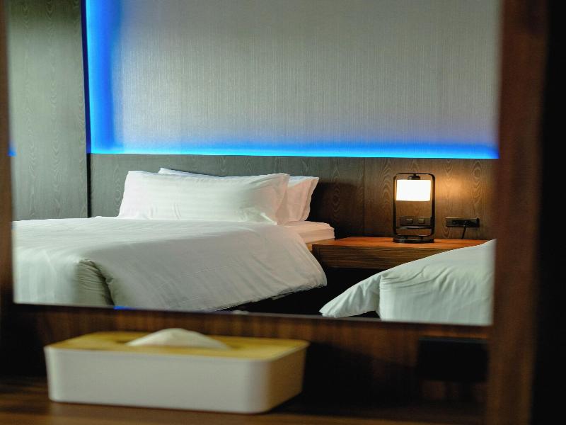 Happy Hotel image